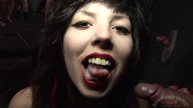 Немецкая задорная фрау обслужила толпу незнакомцев и была ими круто обкончана, как распоследняя шлюха