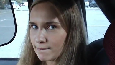 Парень решил трахнуть сексуальную квартирантку в душе, вместо оплаты за квартиру