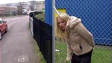 Участницы клуба "золотой дождь" выпустили подборку писсинга в самых разных местах на улице