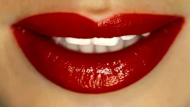 Сисястая жена расплачивается за долги мужа, принимая в себя огромный хуй негра