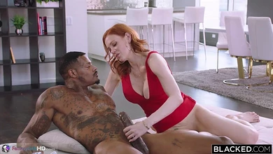 Рыжуля не только продала негру квартиру, но и подарила себя в качестве бонуса