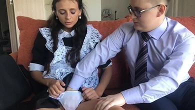 Ботаник трахнул свою одногруппницу в жопу, ведь она ещё девочка-целочка