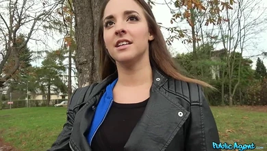 Нежданчик: парень за бабло сдал свою девку на поёбку пикаперу