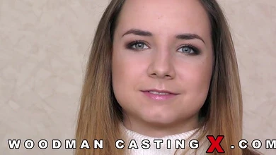 Малышка так хочет денег, что согласна ебаться в очко. И с Вудманом, и с его другом