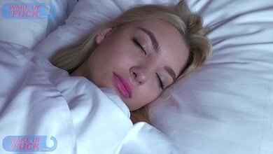 Два старика раздолбали красотуле пукло на шоу-кастинге Вудмана