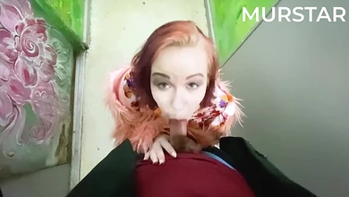 Встретил на улице замёрзшую соску и в подъезде дал ей на клык